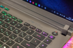 ⁦ASUS ROG G615LM-RV175 ULTRA7-255HX / 16GB DDR5 / 1TB SSD / RTX 5060 8GB / 16.0" WUXGA / DOS / ENG KB / VOLT GREEN⁩ - الصورة ⁦6⁩