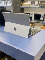 ⁦Microsoft Surface Pro 5 — i5 الجيل السابع | 8GB RAM | 256GB SSD | 2-in-1⁩ - الصورة ⁦5⁩