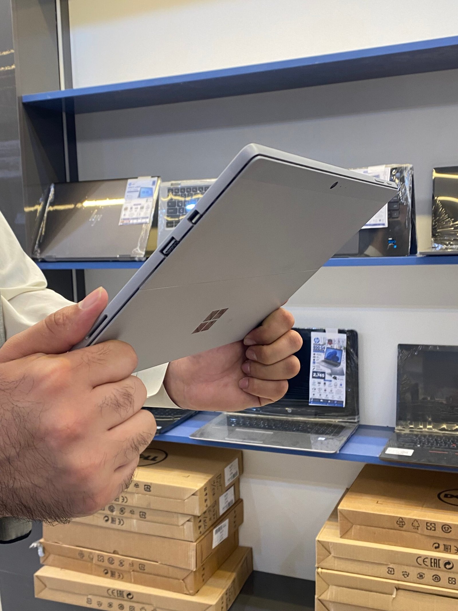 IMG_9482 Microsoft Surface Pro 4 — i5 الجيل السادس | 8GB RAM | 256GB SSD | 2-in-1 - الصورة 1