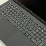 ⁦DELL 15-DC15250-5434BLK-PUS I5-1334U / 8GB DDR4 / 512GB SSD / 15.6" FHD TOUCH / WIN11 HOME / CARBON BLACK⁩ - الصورة ⁦4⁩